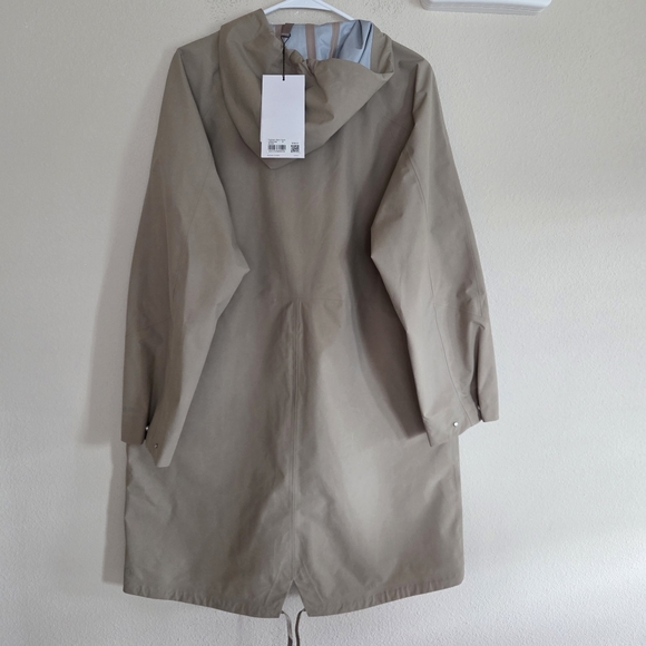 Lululemon Waterproof Fishtail Rain Coat Size Small NWT $298 Sheer Oak - Picture 4 of 16